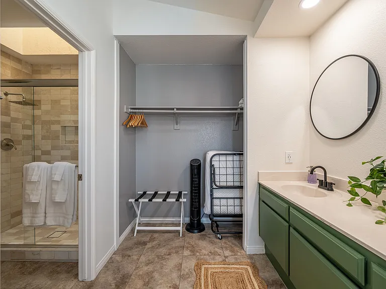 Calico Cir — Photo 28