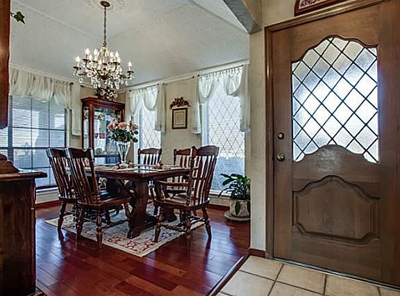 4th image of 317 Kingsbridge Dr