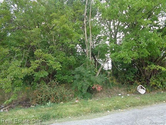 2nd image of 2628 Hunt St