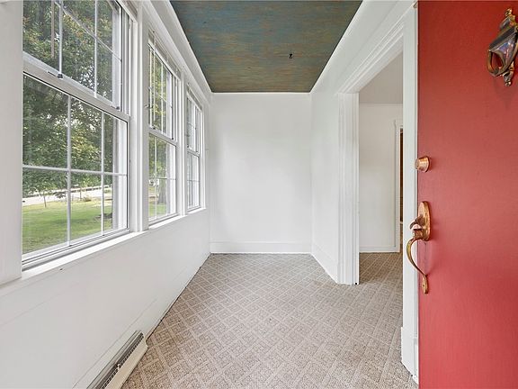 3rd image of 246 Olive St
