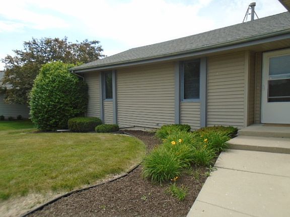2nd image of 6148 Tudor Ln