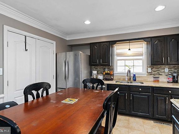 5th image of 8733 Whites Ln