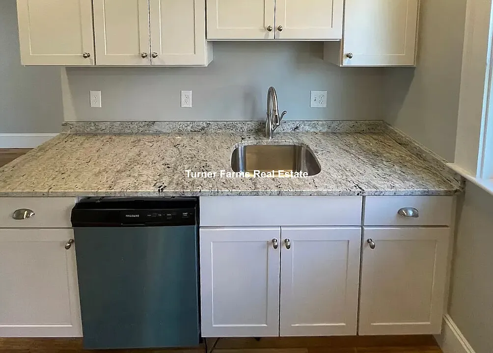 4 bed, 9999 sqft, $5,850 — Photo 3