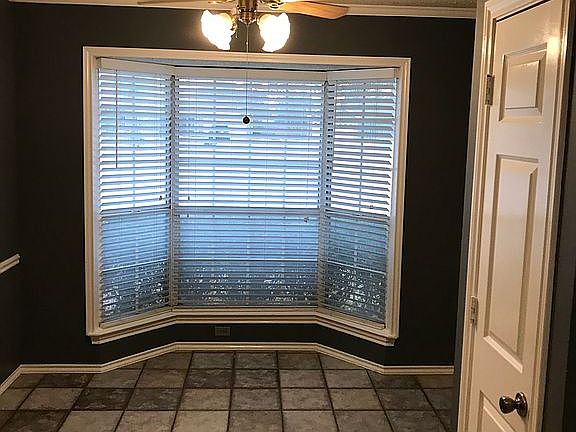4th image of 1319 Lakeshore Dr