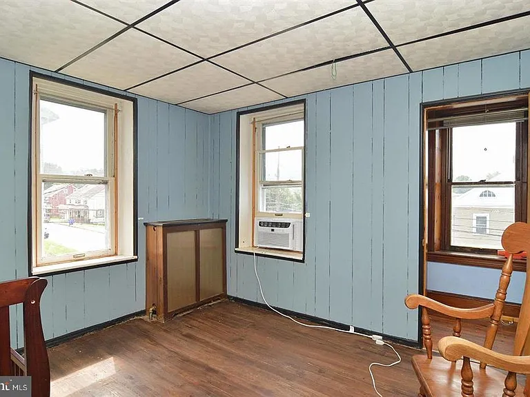 101 W Franklin St — Photo 18