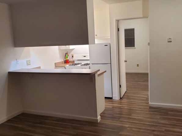 322 W Oak St APT J