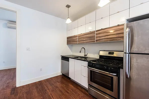 Rented by Nooklyn NYC LLC | media 23