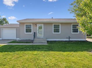 309 Day St N #W, Cedar Rapids, IA 52405