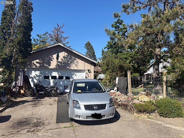 2nd image of 624 Janus St