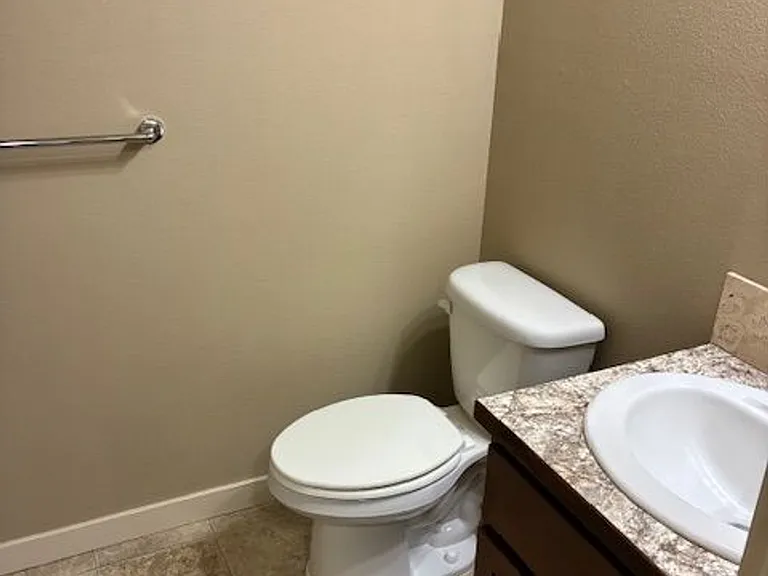 8870 W Shellie Ln — Photo 6