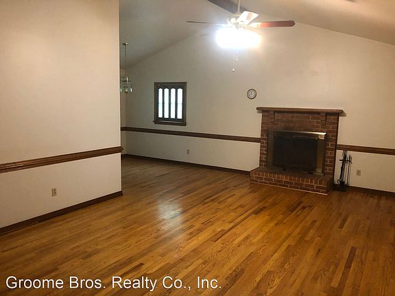 3rd image of 2116 Autumn Oaks Ln