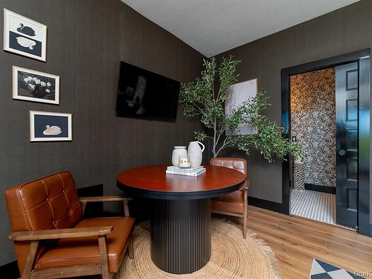 70 Arshamomaque Ave — Photo 12