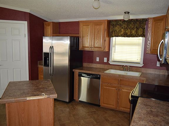 5th image of 219 Royalwood St
