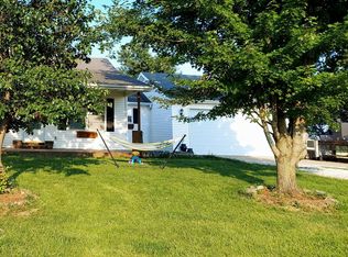 10200 N Rumans Rd, Centralia, MO 65240