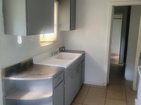 3rd image of 5808 Seaboard Ave #2
