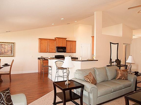 2nd image of 505 W Leah Ct