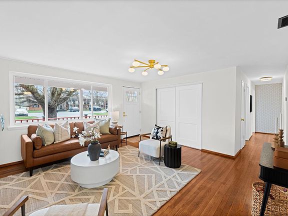 3rd image of 25 Lucy Run Rd