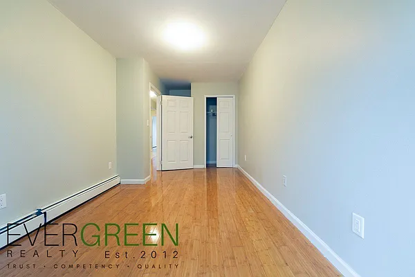 Rented by Evergreen Apartments BK | media 4
