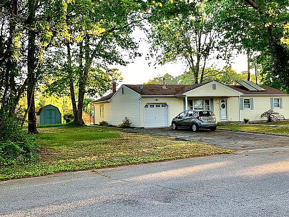 2nd image of 1927 6th Ave