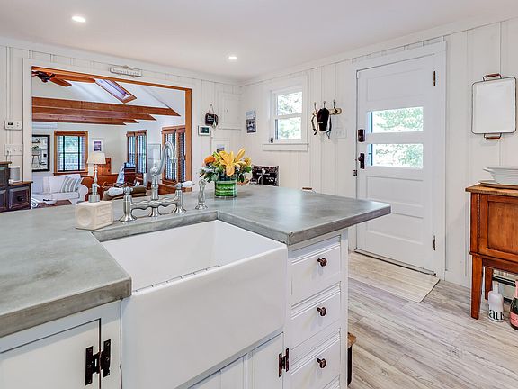4th image of 23 Long Pond Drive