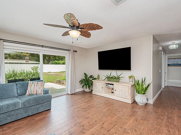 5th image of 2526 Auburn Dr