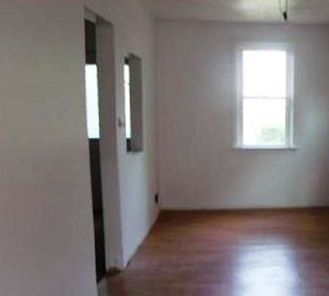 5th image of 416 Rogers Ave