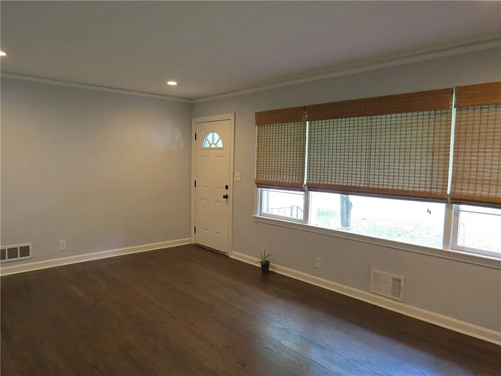 3 bed, 2.5 bath, 1570 sqft, $2,900 — Photo 4