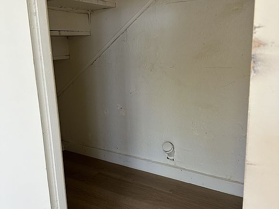 5th image of 934 Clark St #F