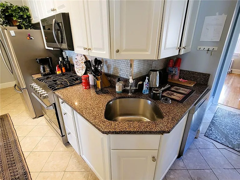 92 Pelham St #1 — Photo 9