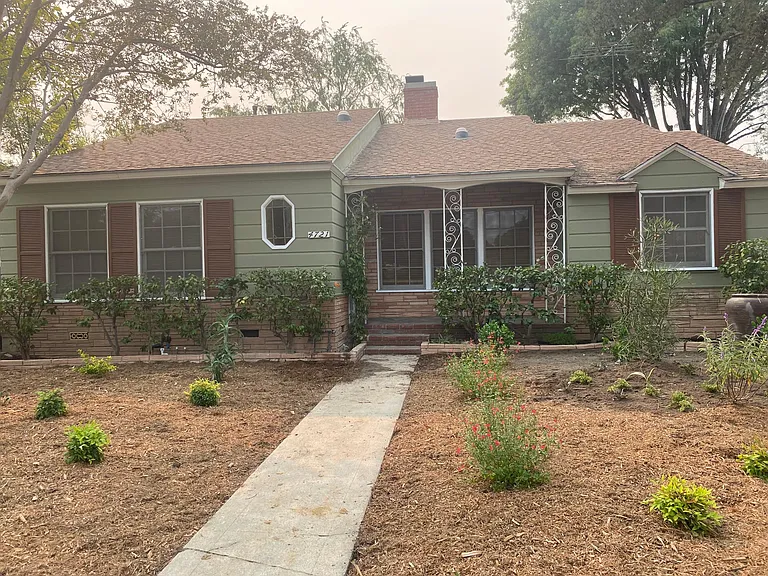 4721 Cahuenga Blvd — Photo 2