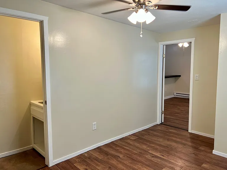 1023 E Haskell St — Photo 11