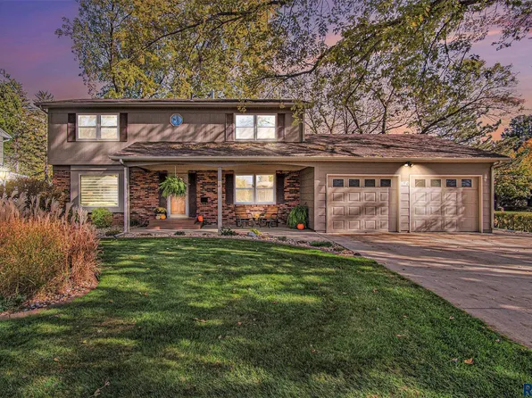 800 N Roosevelt Ave, Madison, SD 57042