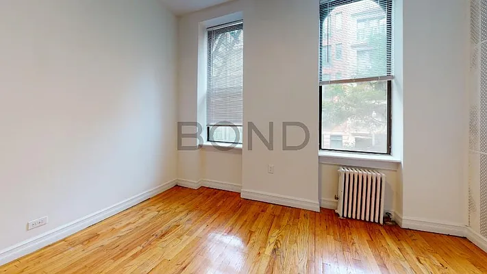 Rented by Bond New York | media 19