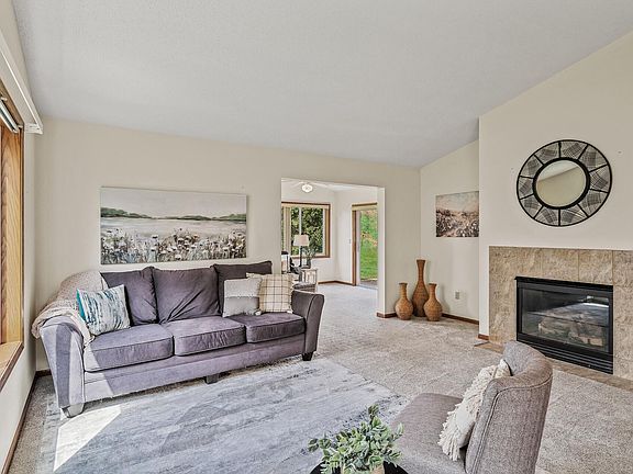 4th image of 12441 Wedgewood Pl NW