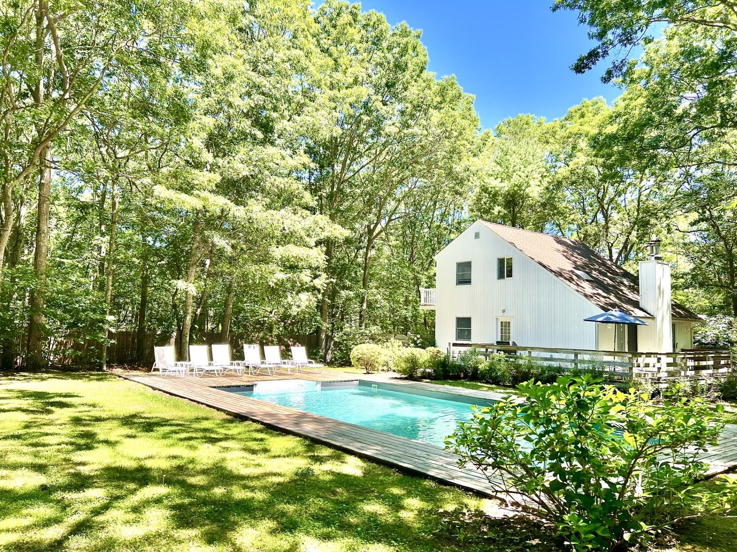  Private pool area with professional landscaping