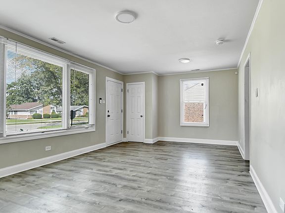 2nd image of 227 Indianwood Blvd
