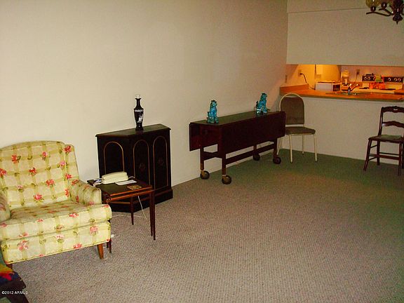 4th image of 3033 E Devonshire Ave Unit 3036