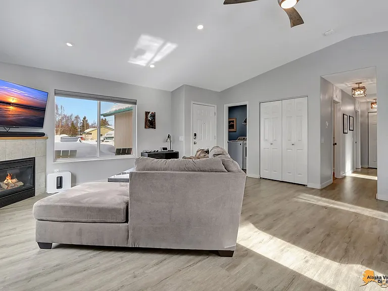 2310 Leopard Cir — Photo 4