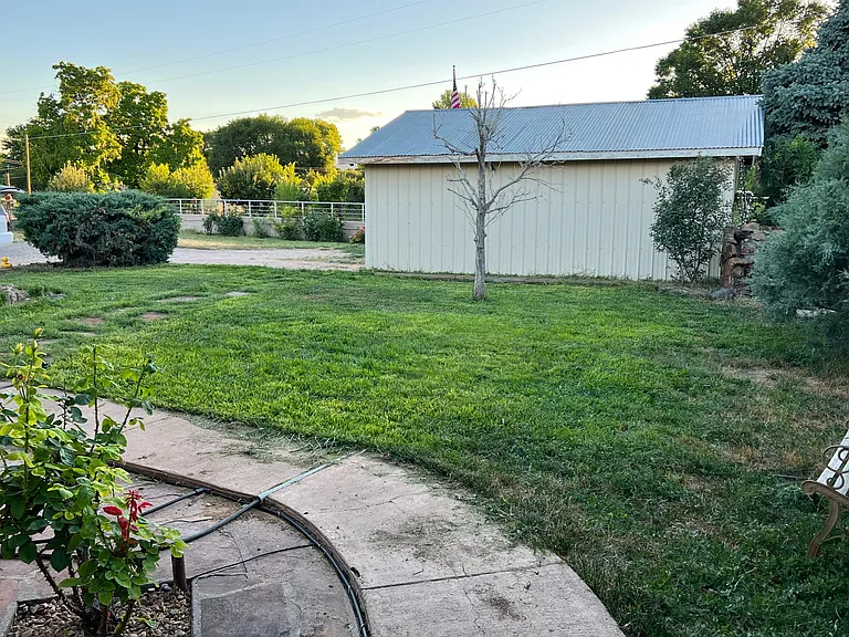 1323 Simmons Ln — Photo 8
