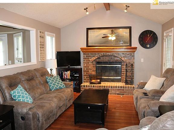 Gorgeous Brick woodburning OR gas fireplace!