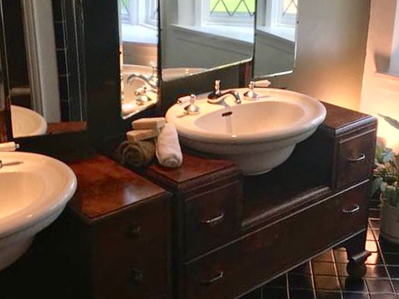 Main bathroom