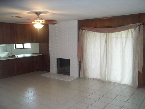 Den/ Family room