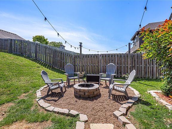 2nd image of Abbey Ln
