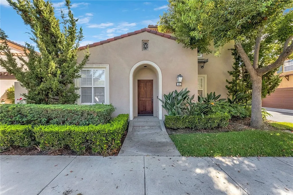 2 bed, 2.5 bath, 1021 sqft, $3,800 — Photo 1