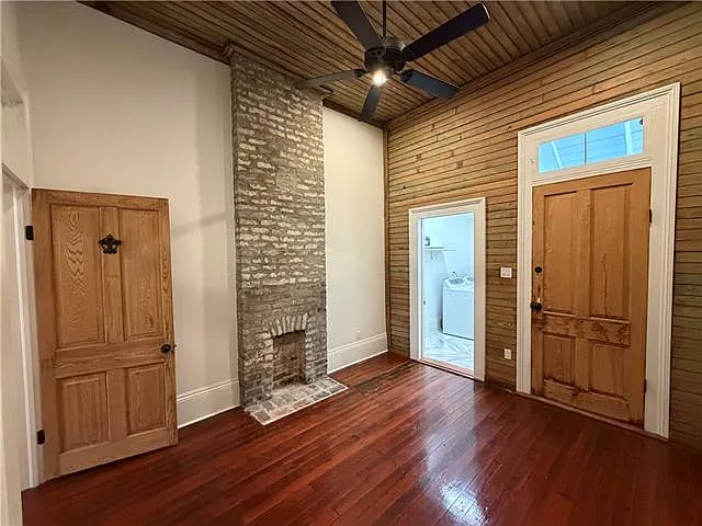 1521 Eagle St — Photo 9
