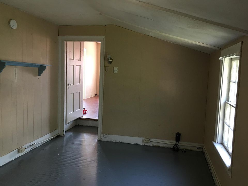 2nd image of 146 S Fulton St APT 3