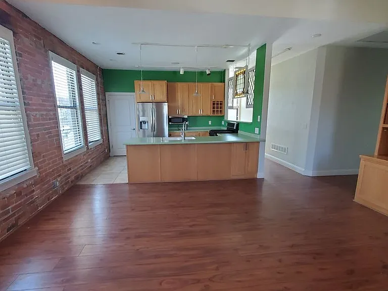 415 14th St — Photo 3