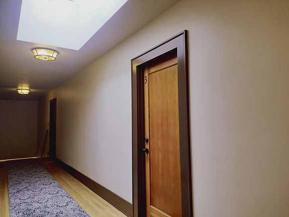 3rd image of 5425 Ballard Ave NW APT 3