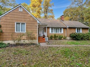 5 Overlook Rd, Bloomsbury, NJ 08804