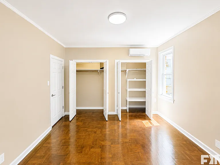 112 E 53rd St #1 — Photo 5